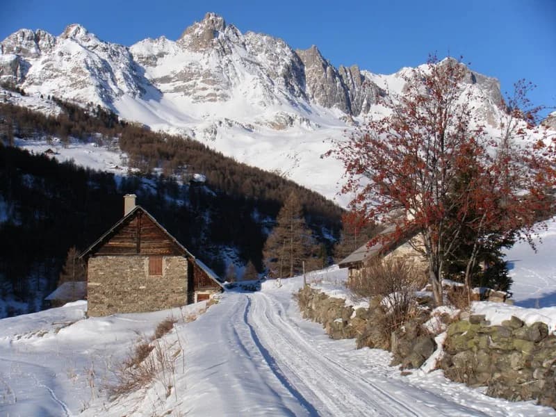 Foto dell'itinerario DA NÉVACHE AL RIFUGIO DRAYÈRES SULLA STRADA INNEVATA