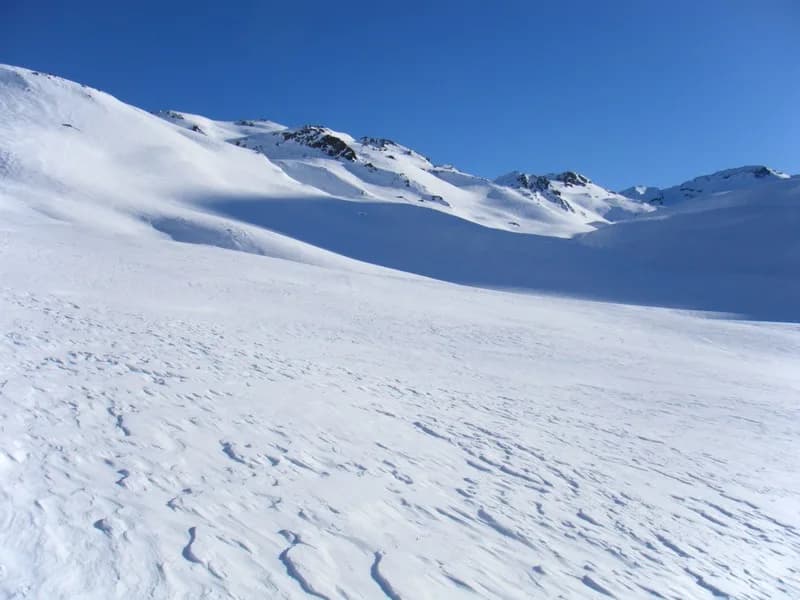 Rocher de la Grande Tempête (3002m) depuis le refuge des Drayères. — photo 2