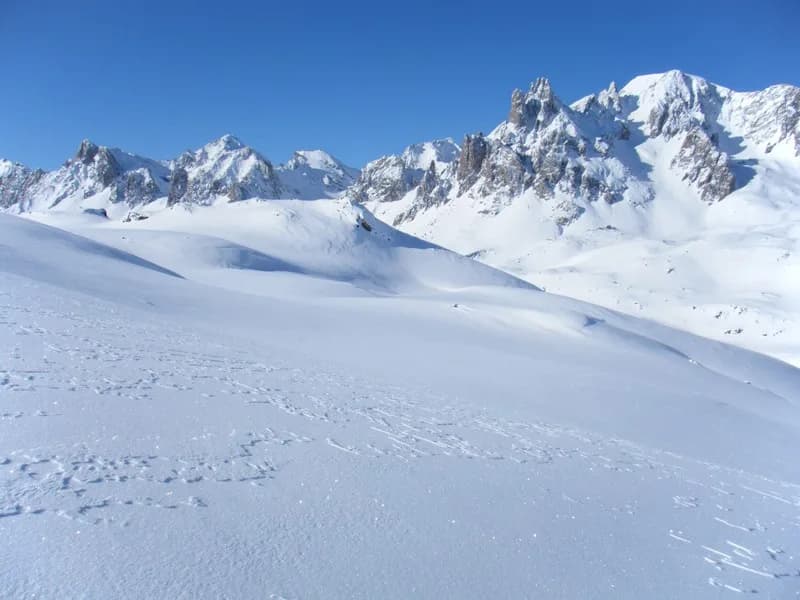 Rocher de la Grande Tempête (3002m) depuis le refuge des Drayères. — photo 3