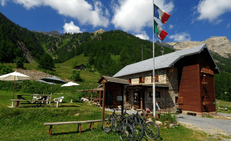 Refuge Terzo Alpini, photo 1 sur 15